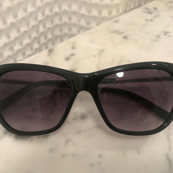 SOLD Balmain Black Cateye Sunglasses with Gold - Picture 4 of 5